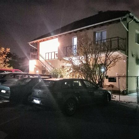 Rm Castell Apartments Novi Sad Bagian luar foto